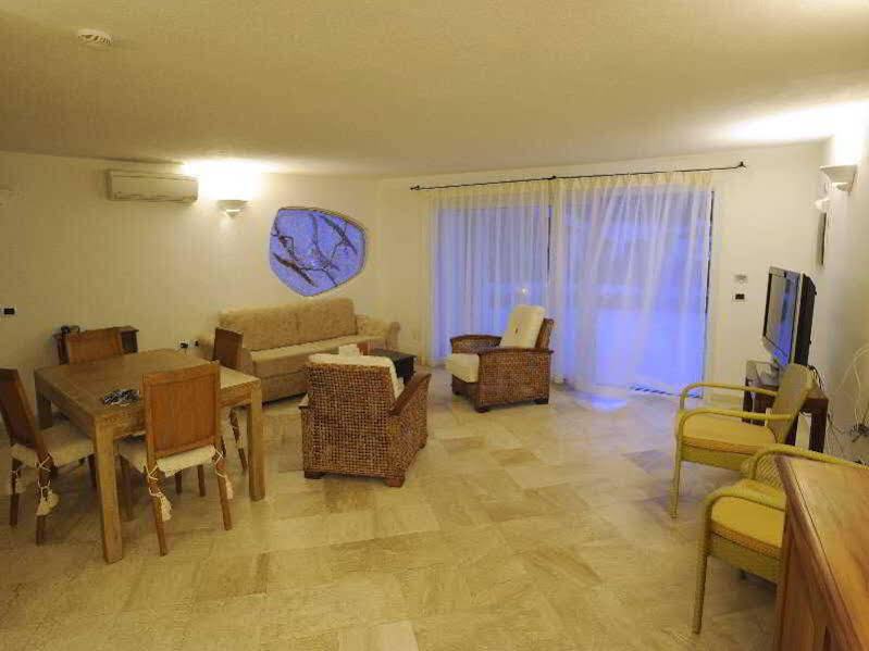 Residence Living Poltu Quatu อาร์ซาเคนา ภายนอก รูปภาพ